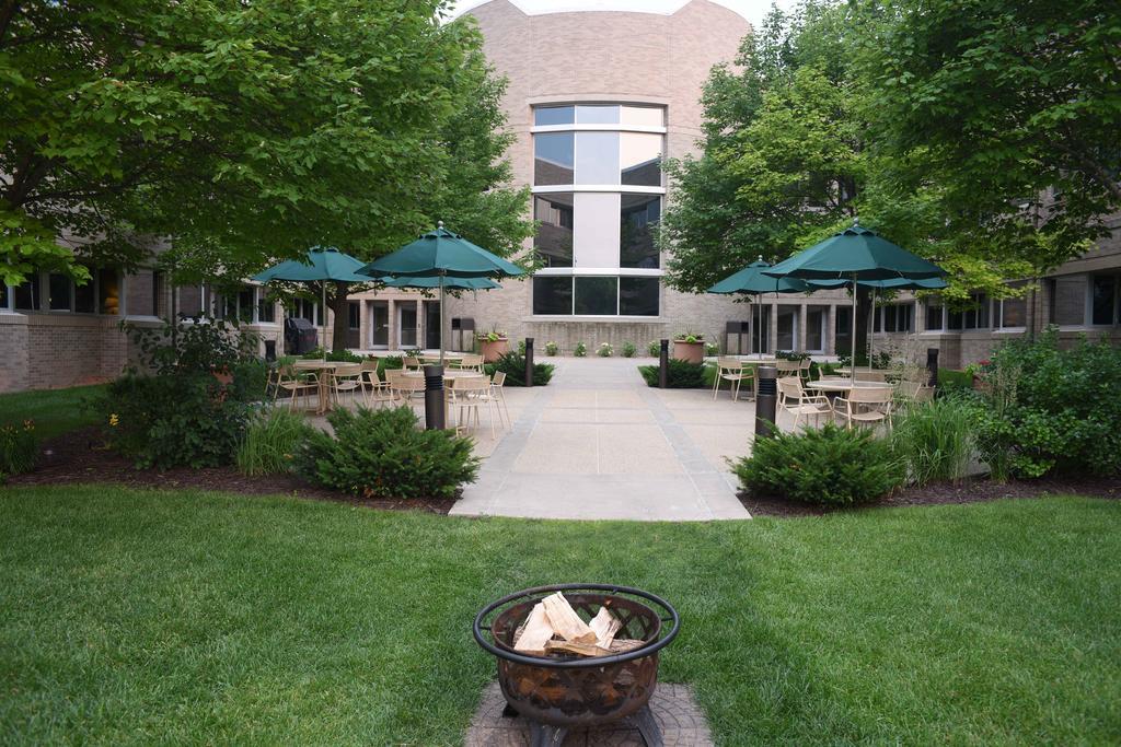 Oak Ridge Hotel Chaska ภายนอก รูปภาพ