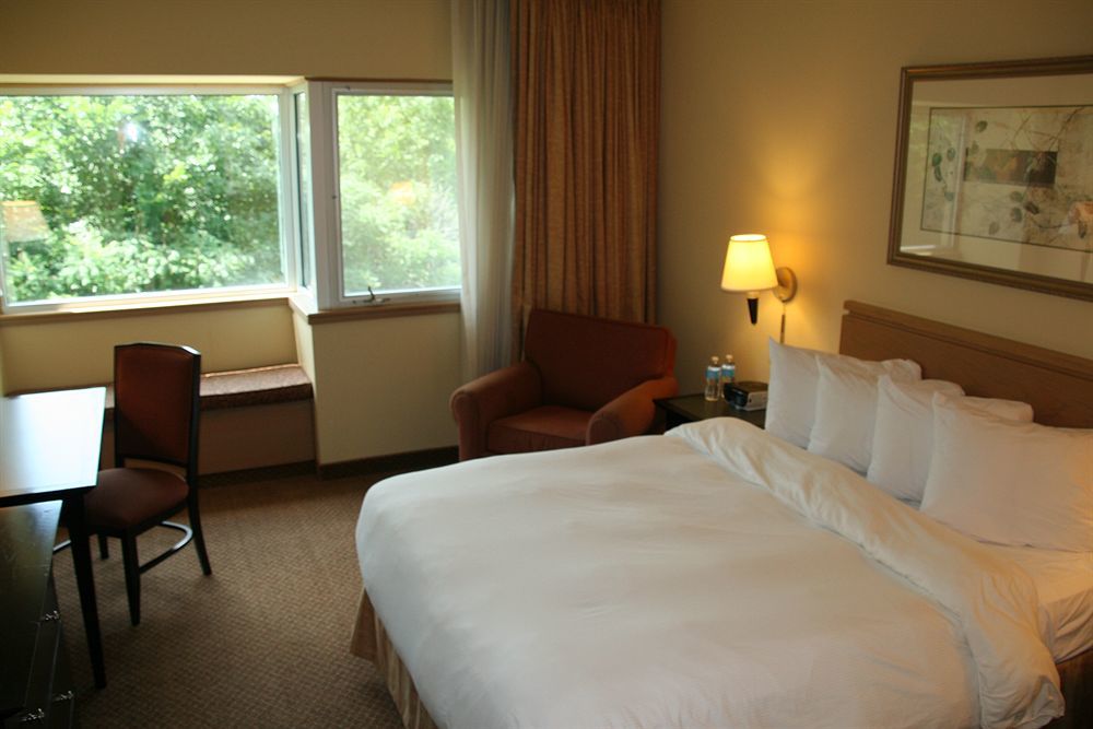 Oak Ridge Hotel Chaska ภายนอก รูปภาพ