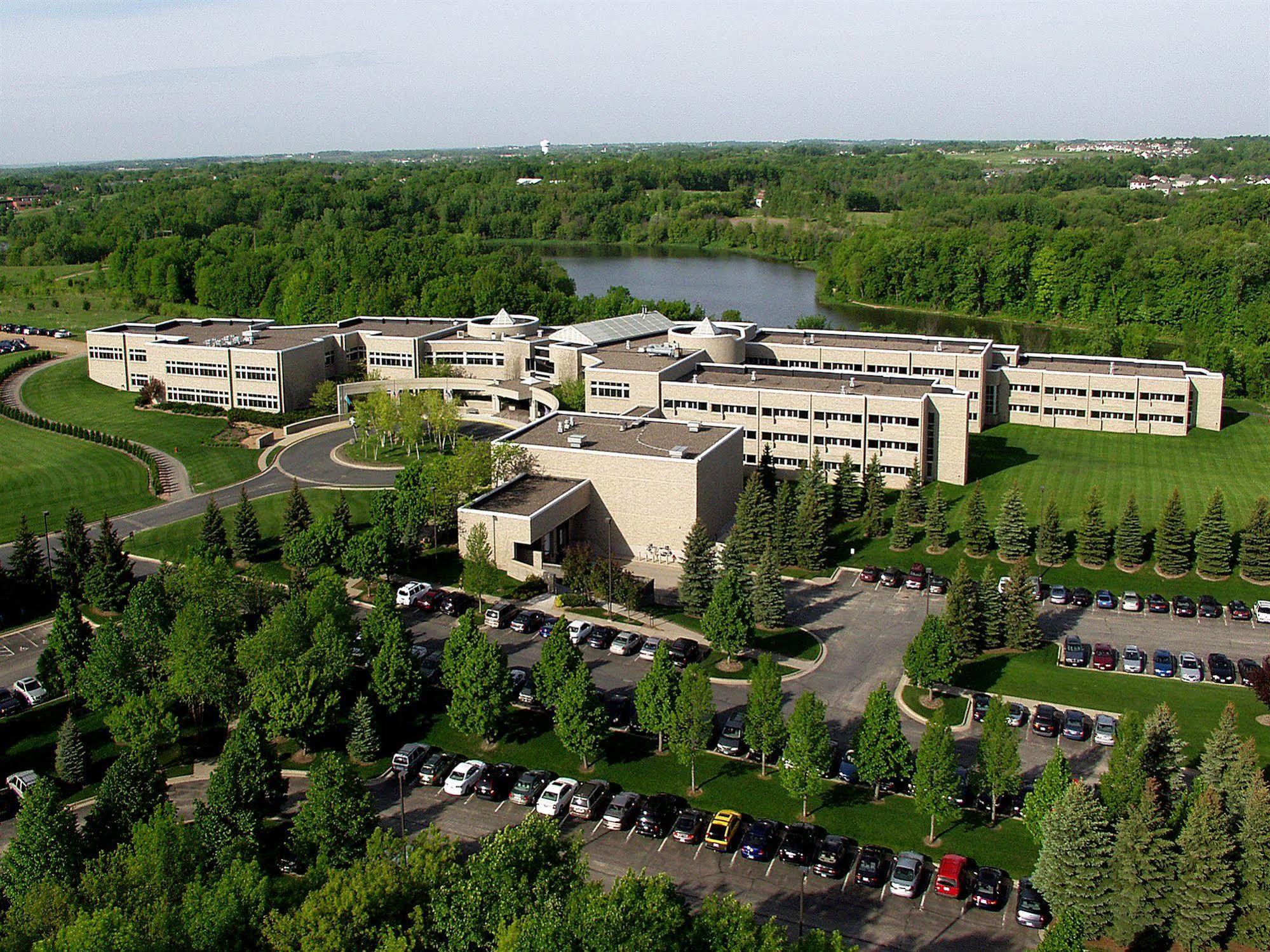 Oak Ridge Hotel Chaska ภายนอก รูปภาพ