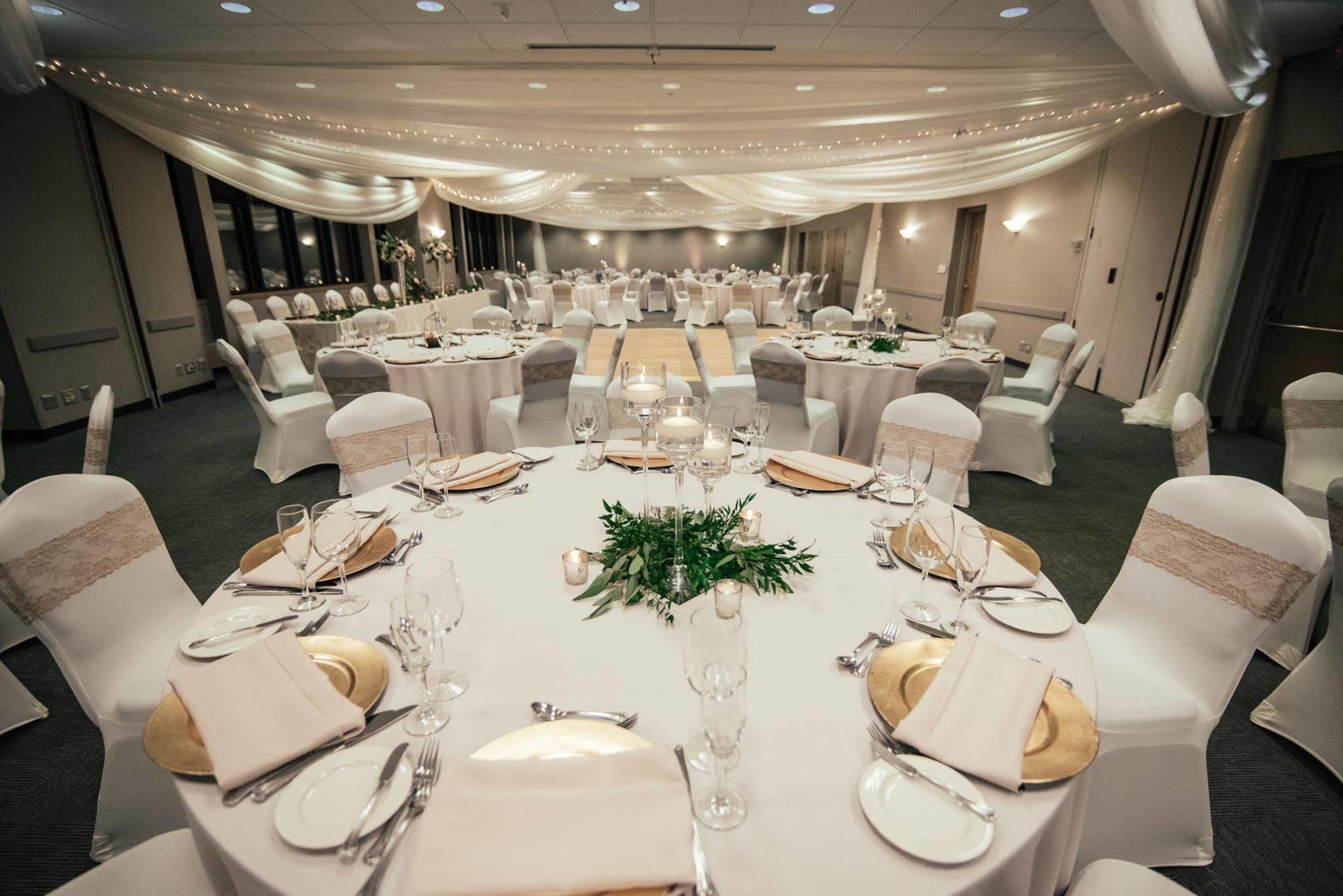 Oak Ridge Hotel Chaska ภายนอก รูปภาพ