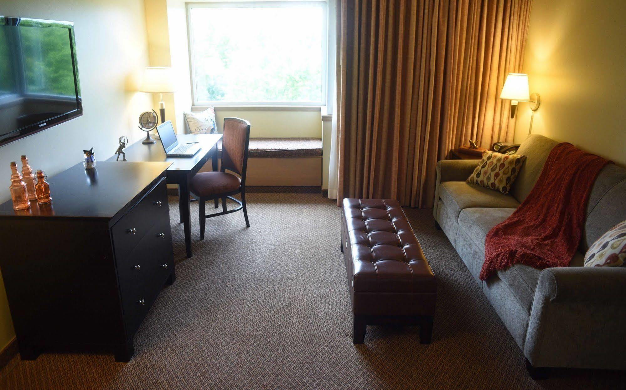 Oak Ridge Hotel Chaska ภายนอก รูปภาพ