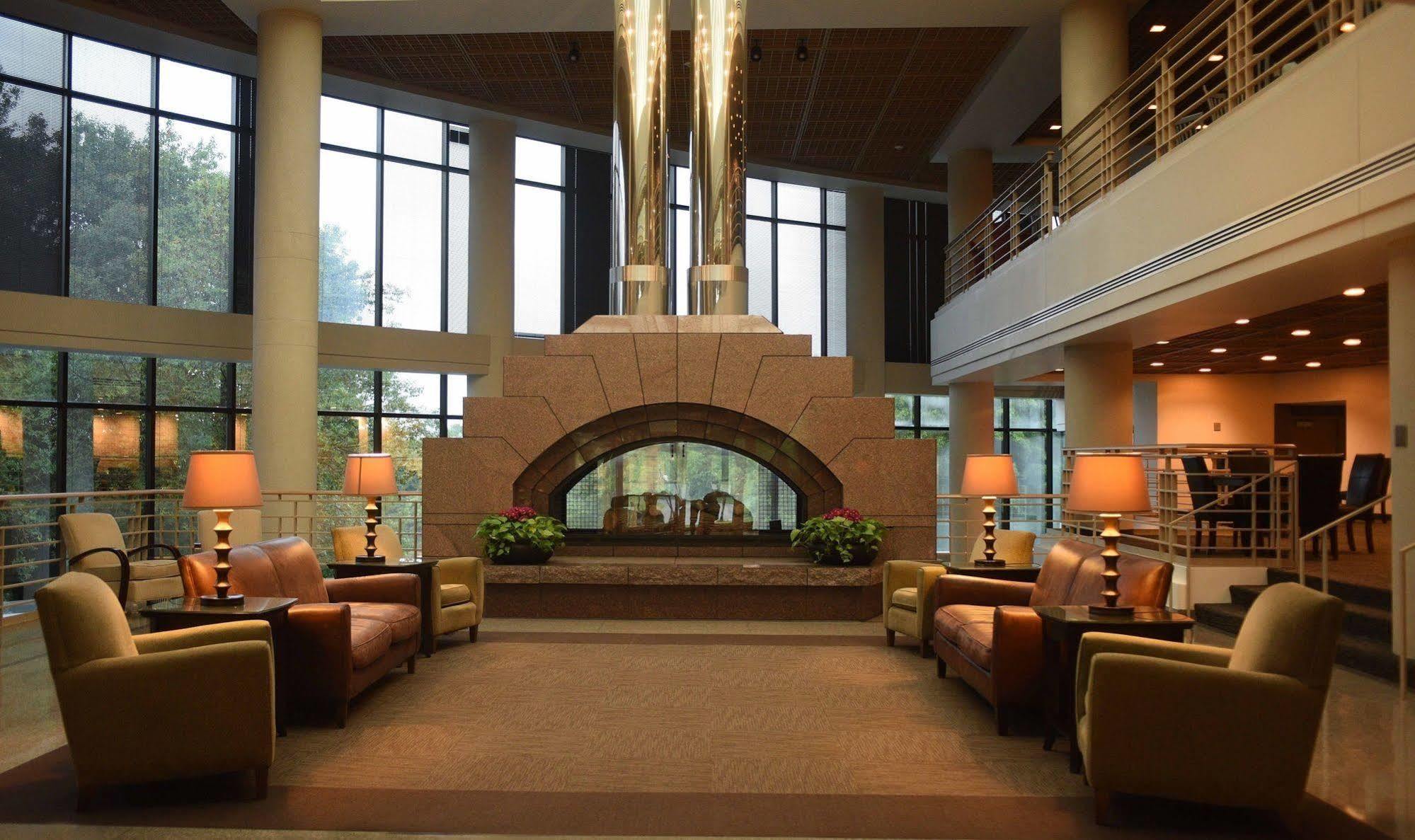 Oak Ridge Hotel Chaska ภายนอก รูปภาพ